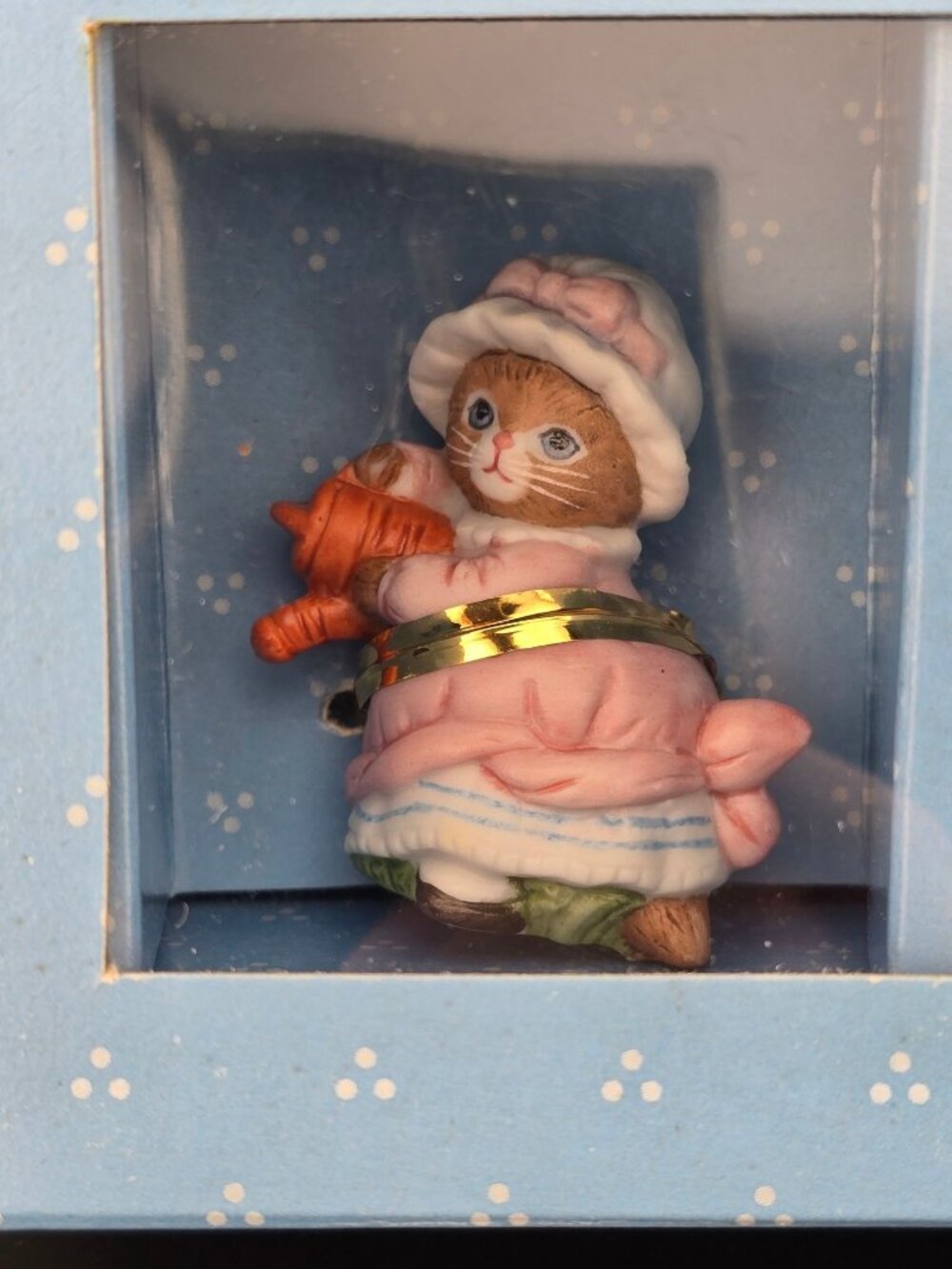 NIB Vintage Kitty Cucumber Collectible Victorian Cat Thimbles Set/3 I992 - Picture 2 of 12